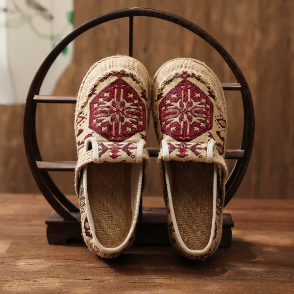 Fashionable breathable round-toe cotton and linen shoes, old Beijing trendy flat-heeled cloth shoes, ethnic style woven Hanfu shoes manufacturer
